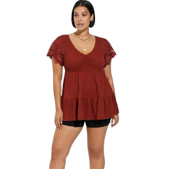 Torrid Womens Slub V-Neck Smocked Bodice Eyelet Sleeve Babydoll top Size 2 - Picture 2 of 9